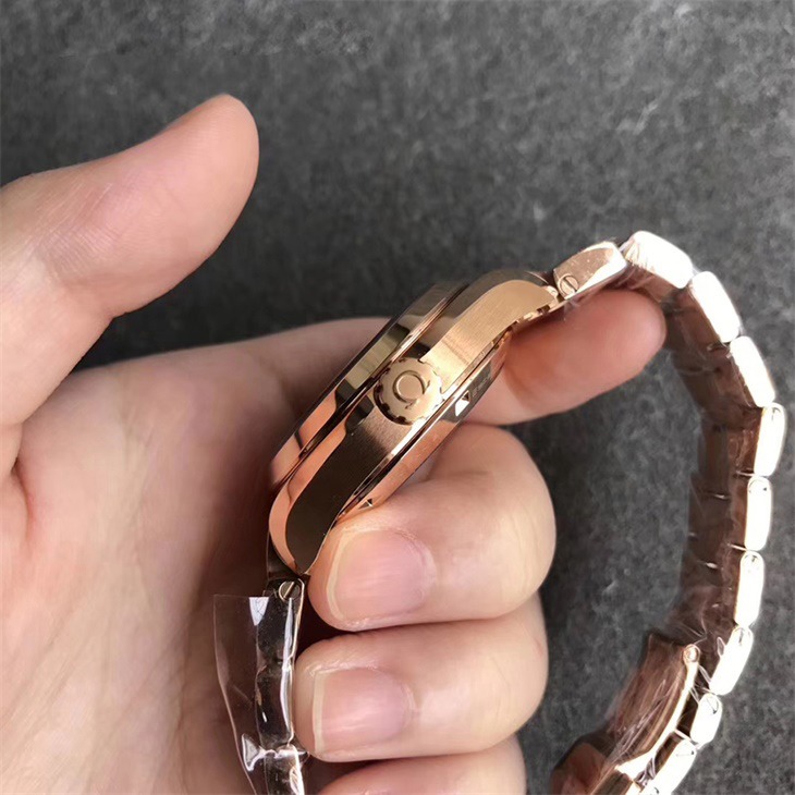 【V6厂】欧米茄海马系列150M女款全金白面钻丁一比一精仿手表 (3).jpg