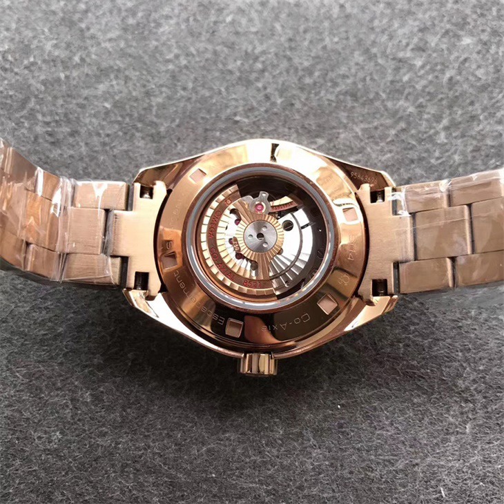 【V6厂】欧米茄海马系列150M女款全金白面钻丁一比一精仿手表 (6).jpg