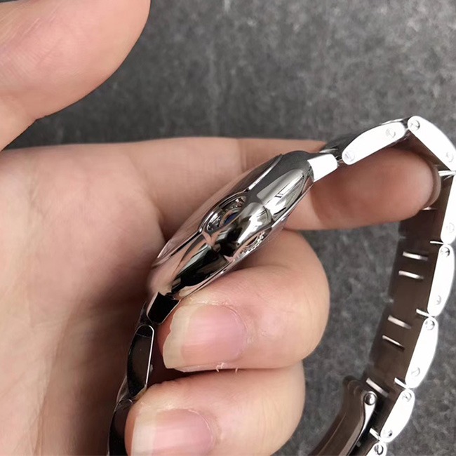 【V6厂超A】卡地亚蓝气球系列女款33毫米贝母石仔面精仿手表 (3).jpg