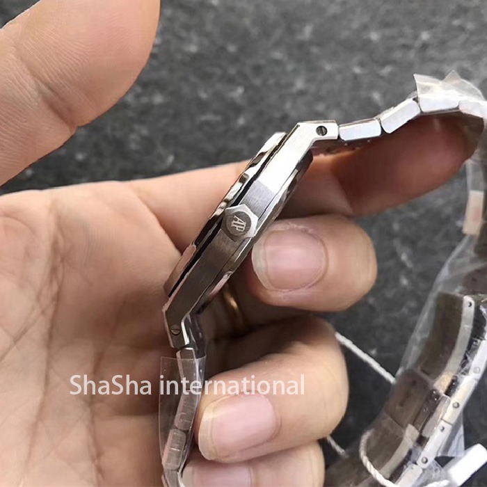 【OM厂】爱彼皇家橡树系列“霜金”女士超薄石英灰面一比一精仿手表 (3).jpg