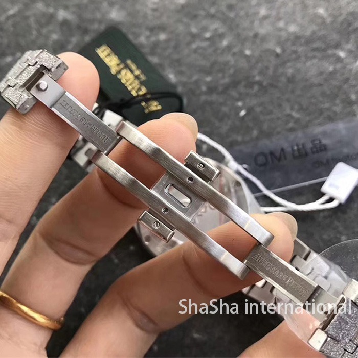 【OM厂】爱彼皇家橡树系列“霜金”女士超薄石英灰面一比一精仿手表 (6).jpg