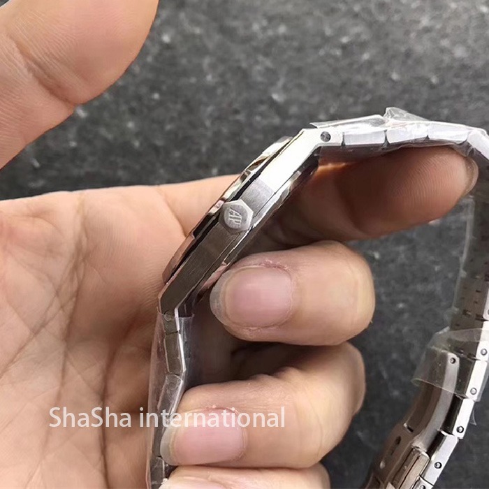 【OM厂】爱彼皇家橡树系列“霜金”女士超薄石英黑面一比一精仿手表 (3).jpg