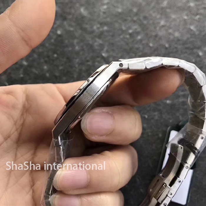 【OM厂】爱彼皇家橡树系列“霜金”女士超薄石英黑面一比一精仿手表 (4).jpg