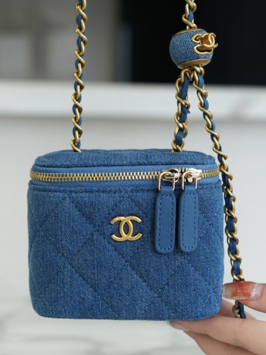 CHANEL-코스메틱케이스 베니티 골드볼 미니백-2