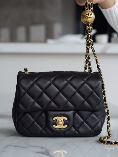 CHANEL-쁘띠삭 골드볼 플랙백 램스킨 금장-19