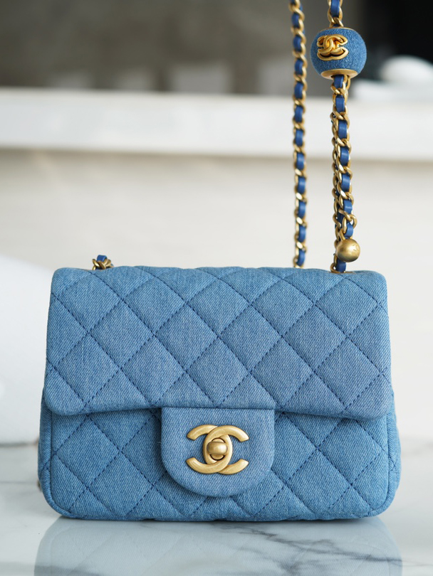 CHANEL-쁘띠삭 골드볼 데님 플랙백 램스킨 금장-22