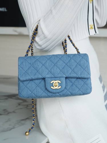 CHANEL-클래식 뉴미니 골드볼 데님 플랩백-23
