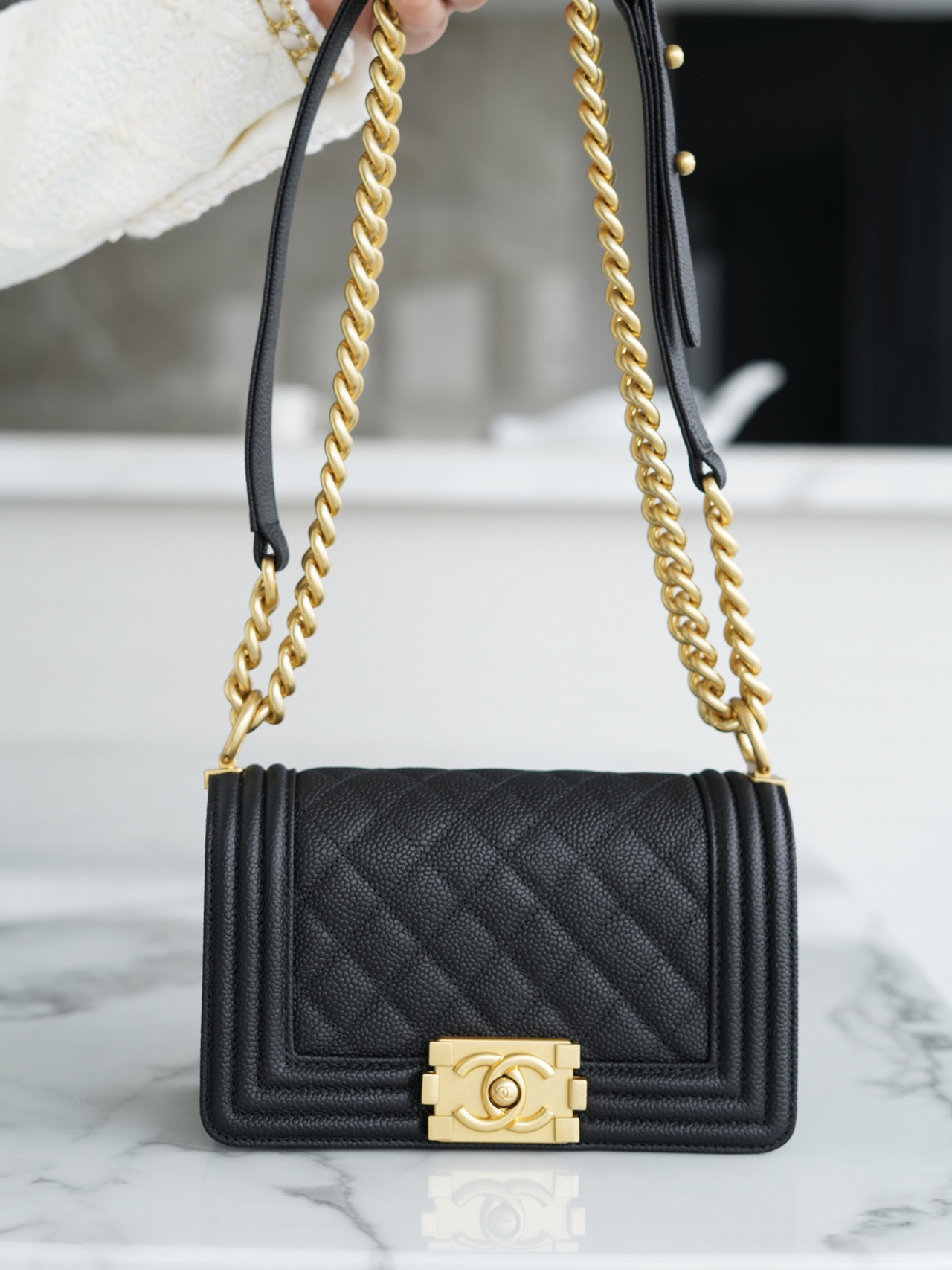 CHANEL-보이 샤넬 플랩 백 ( 12x20x8.5cm )-36