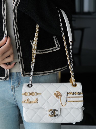 CHANEL-램스킨 플랩 백-41