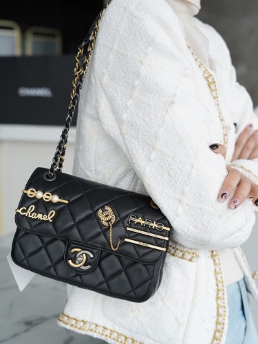 CHANEL-램스킨 플랩 백-43