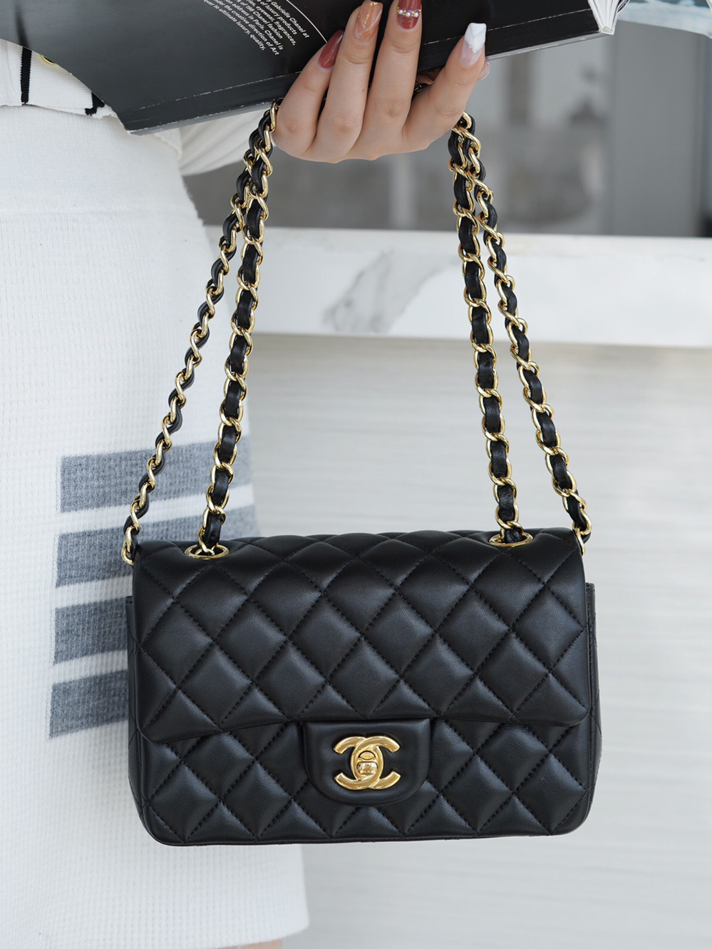 CHANEL-클래식 플랩 백 (20CM)-75