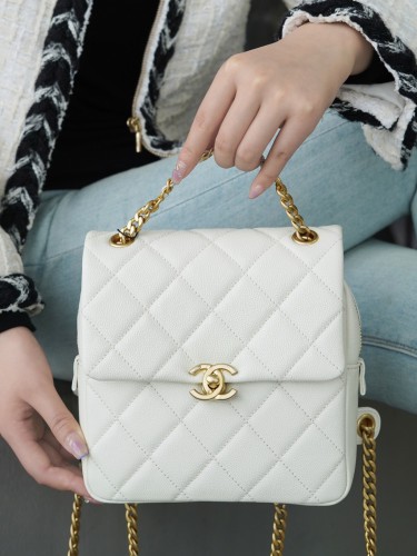 CHANEL-그레인드 카프스킨 골드 메탈 백팩-89