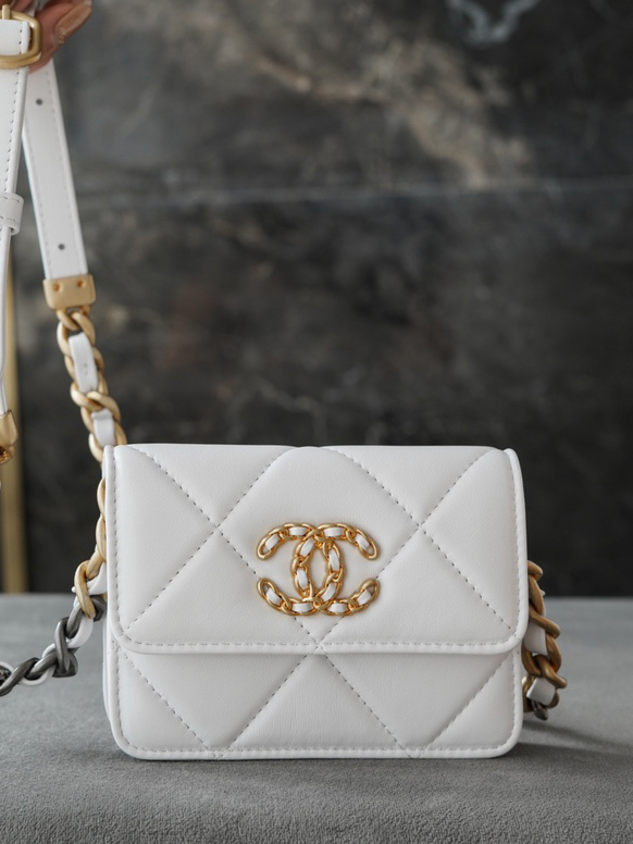 CHANEL-19백 벨트 미니크로스백-94