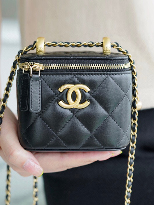 CHANEL-코스메틱케이스 베니티 미니백-120