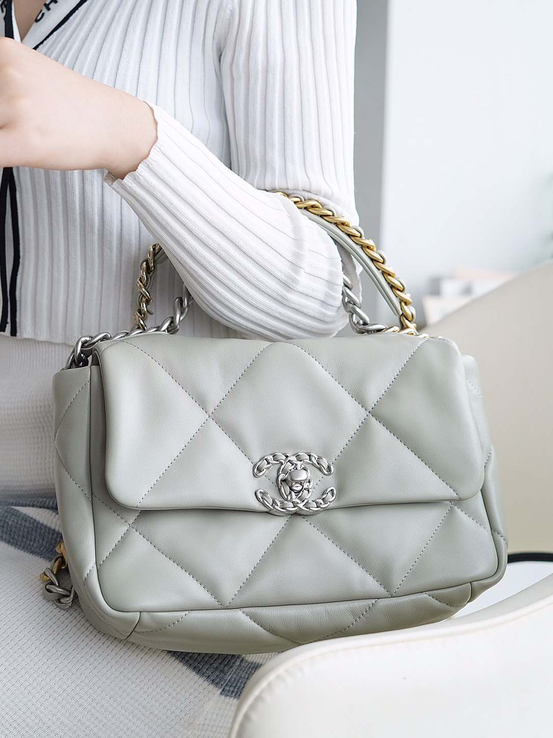 CHANEL-19 핸드백(16CM)-141