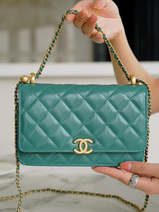 CHANEL-카프스킨 퀼팅 크로스백-158