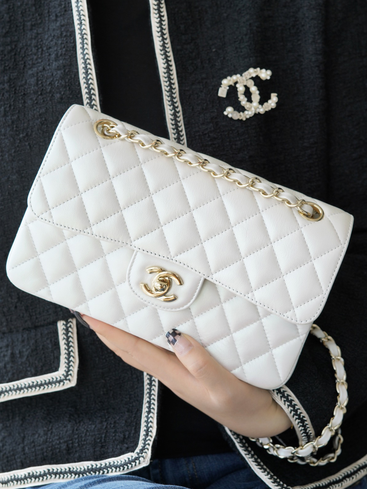 CHANEL-클래식 플랩 백 (23CM)-176