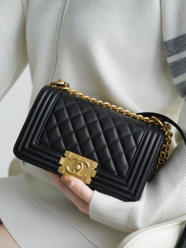 CHANEL-보이 샤넬 플랩 백 ( 12x20x8.5cm )-215