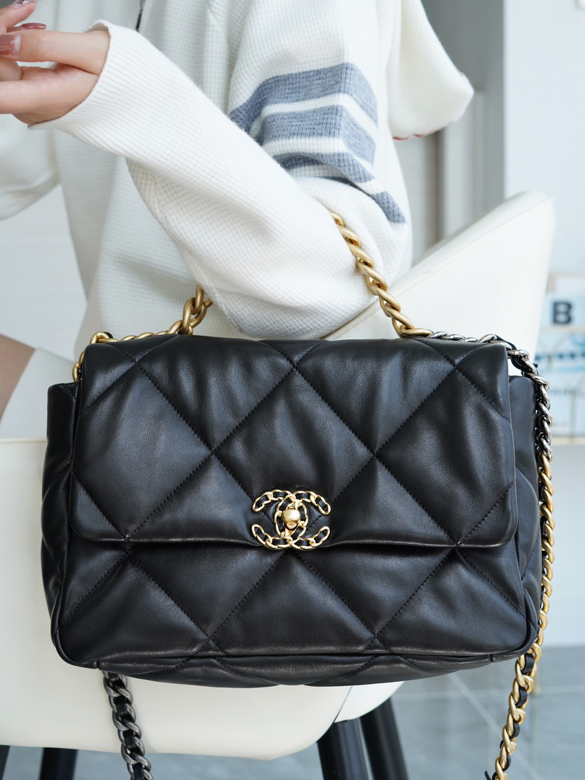 CHANEL-19 핸드백(30CM)-224