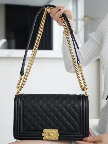 CHANEL-보이 샤넬 플랩 백 ( 15x25x9cm )-243