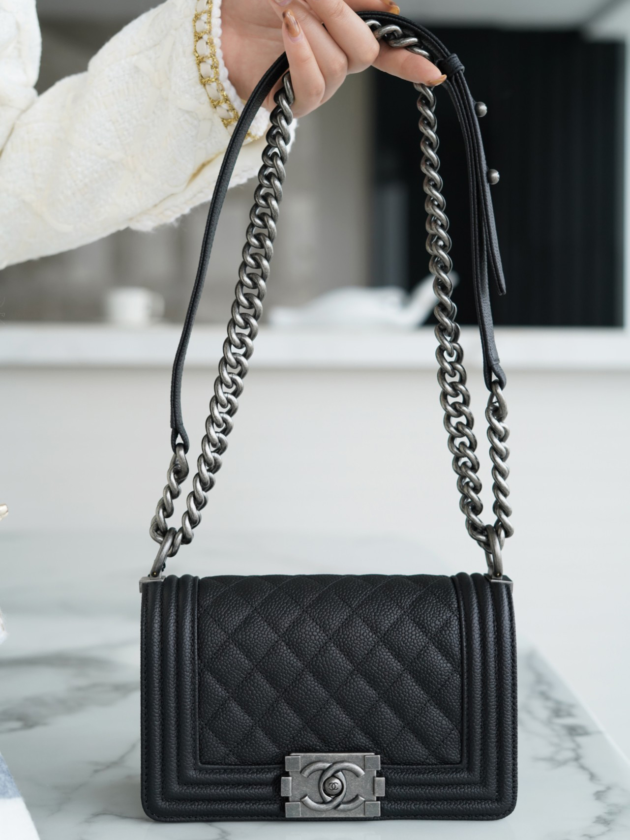 CHANEL-보이 샤넬 플랩 백 ( 12x20x8.5cm )-244