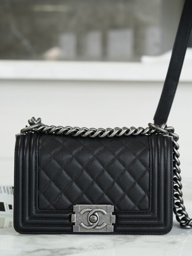 CHANEL-보이 샤넬 플랩 백 ( 12x20x8.5cm )-245