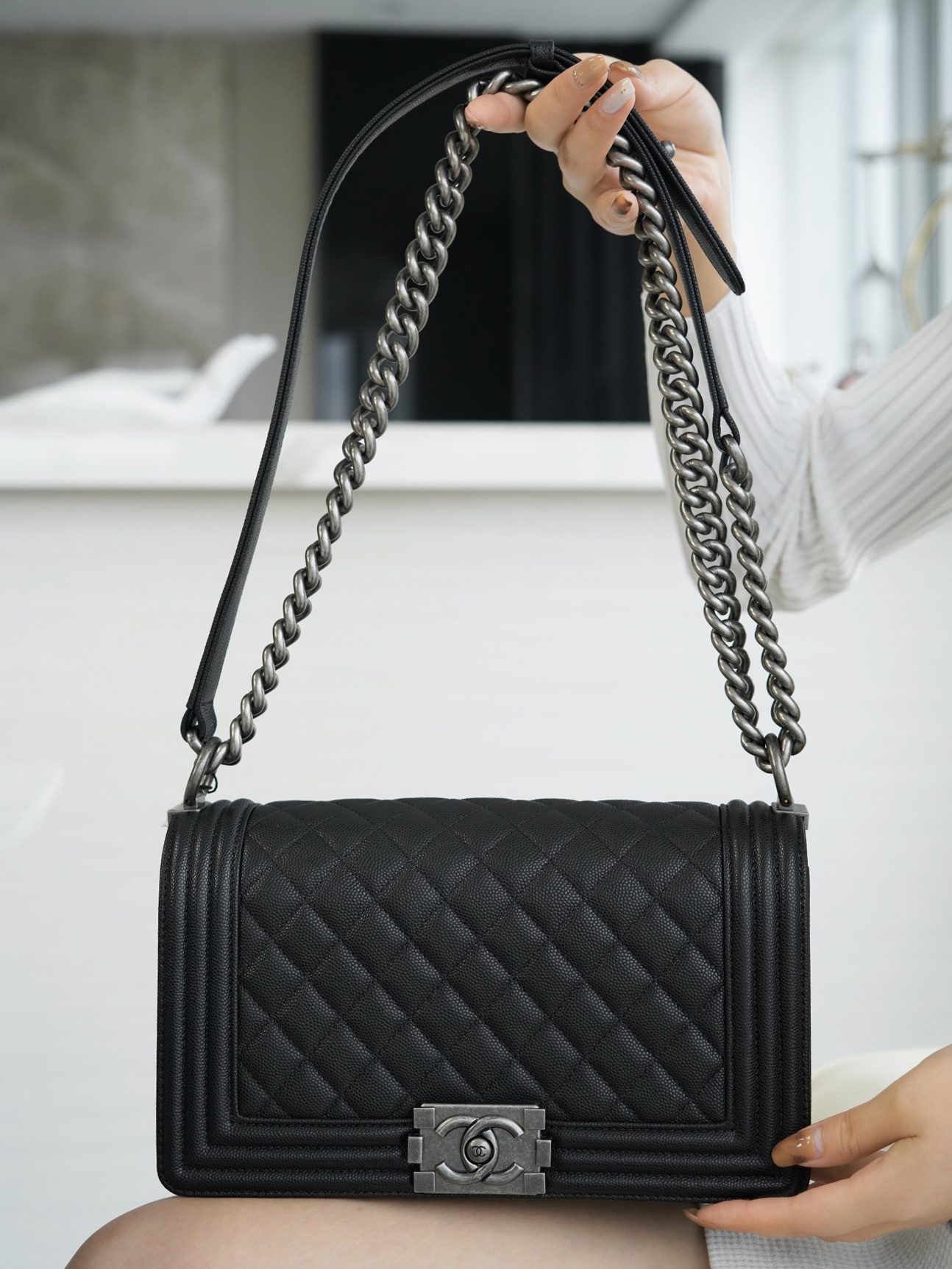 CHANEL-보이 샤넬 플랩 백 ( 15x25x9cm )-246