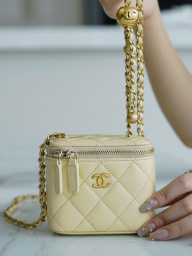 CHANEL-코스메틱케이스 베니티 골드볼 미니백-257