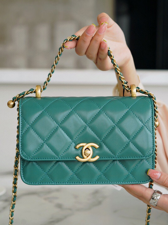 CHANEL-골드볼 체인플랩 크로스백-258