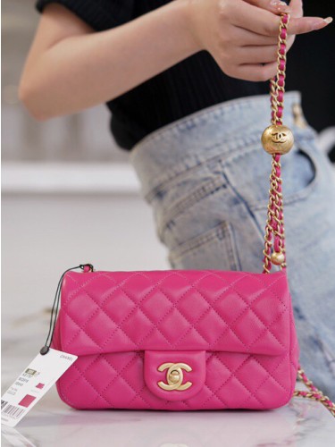 CHANEL-클래식 뉴미니 골드볼 플랩백-261