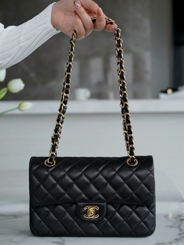 CHANEL-클래식 플랩 백 (23CM)-262