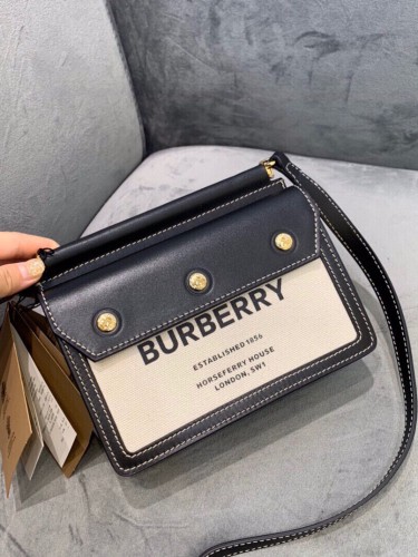 BURBERRY-버버리 호스페리 트린트 타이틀 백-01