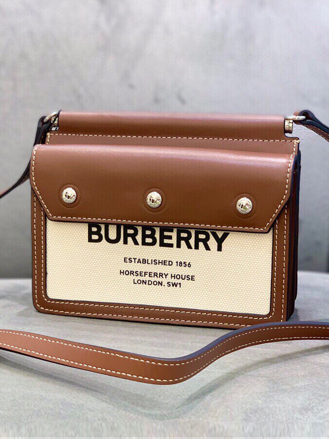 BURBERRY-버버리 호스페리 트린트 타이틀 백-02