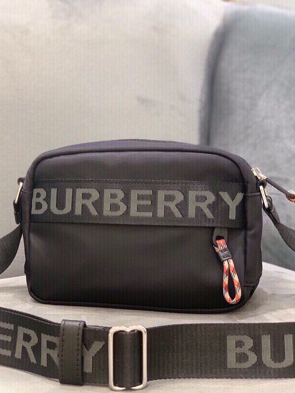 BURBERRY-버버리 크로스바디 백-09