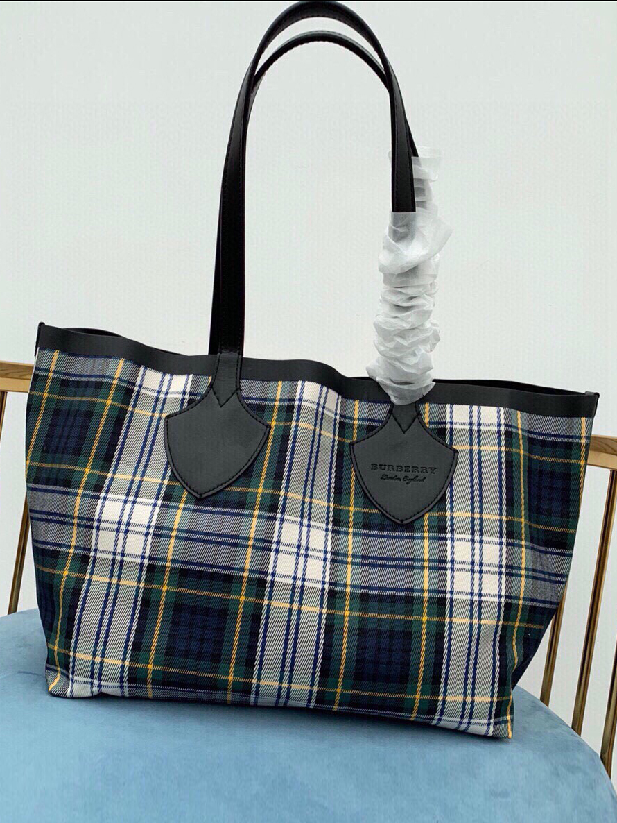 BURBERRY-버버리 더 자이언트 토트-16