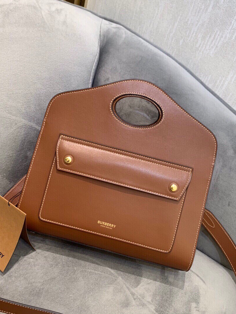 BURBERRY-버버리 투톤 캔버스 레더 포켓 토트-41