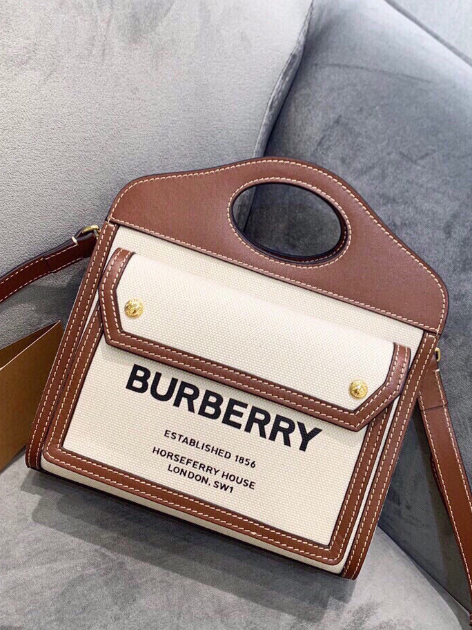 BURBERRY-버버리 투톤 캔버스 레더 포켓백-72