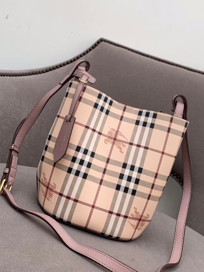 BURBERRY-버버리 헤이마켓 체크 버킷백-91