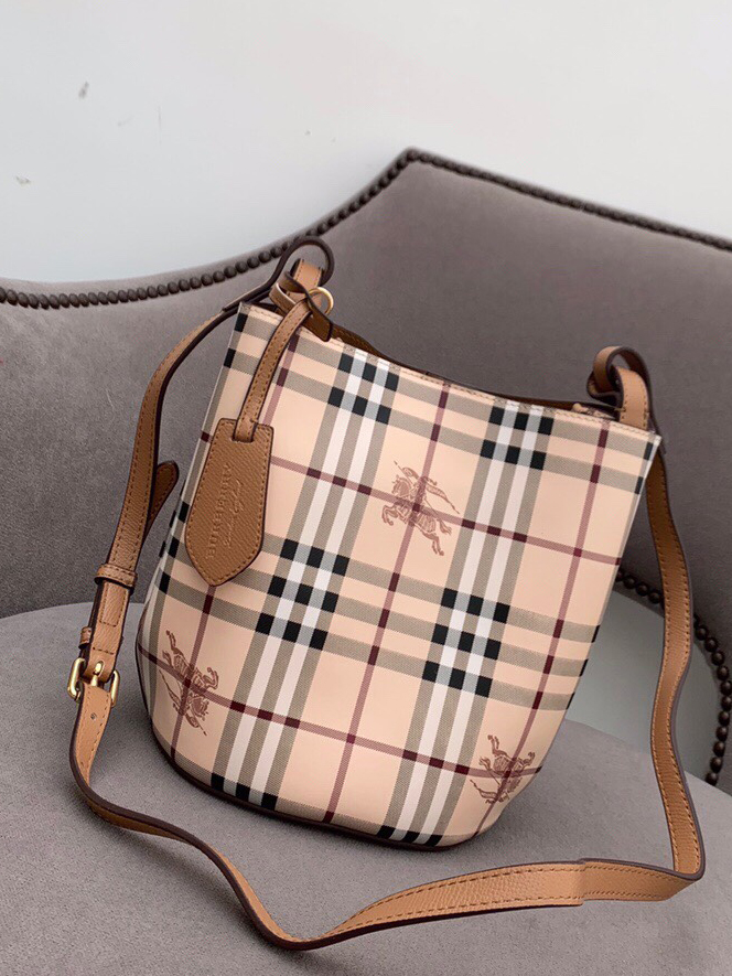 BURBERRY-버버리 헤이마켓 체크 버킷백-93