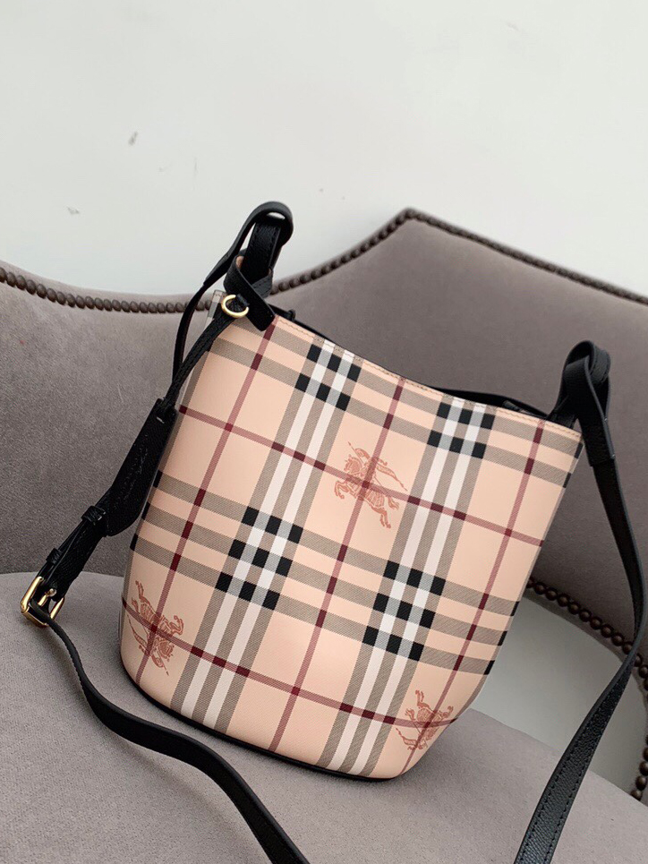BURBERRY-버버리 헤이마켓 체크 버킷백-94