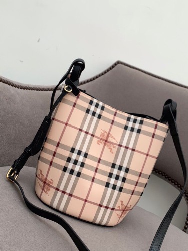 BURBERRY-버버리 헤이마켓 체크 버킷백-94