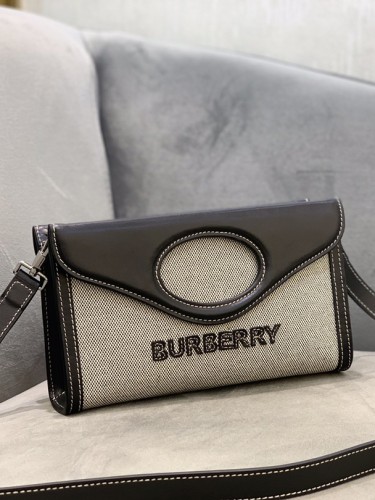 BURBERRY-버버리 캔버스 레더 폴드오버 포켓 백-132