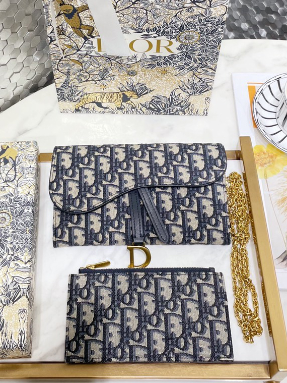 DO-1-오블리크 새들 체인백-108