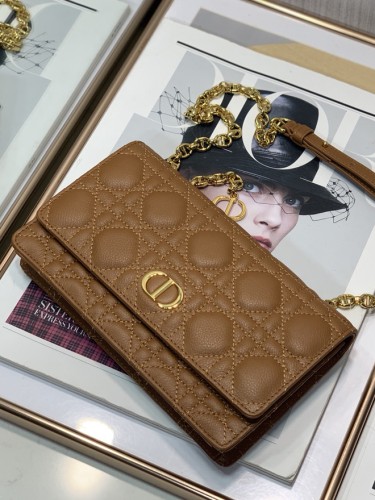 DO-1-카로 퀠팅 체인백-205