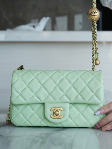 CHANEL-클래식 뉴미니 골드볼 플랩백-277