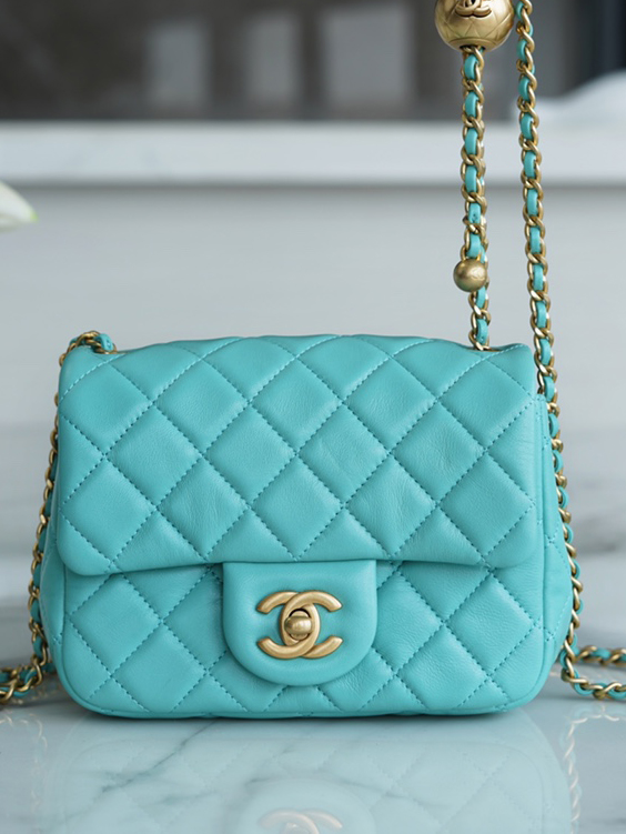 CHANEL-쁘띠삭 골드볼 플랙백 램스킨 금장-280