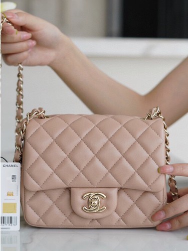 CHANEL-클래식 쁘띠삭 플랩백-285