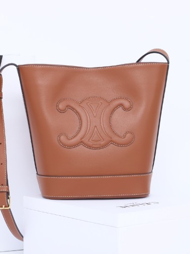 CELINE-퀴르 버킷백-38