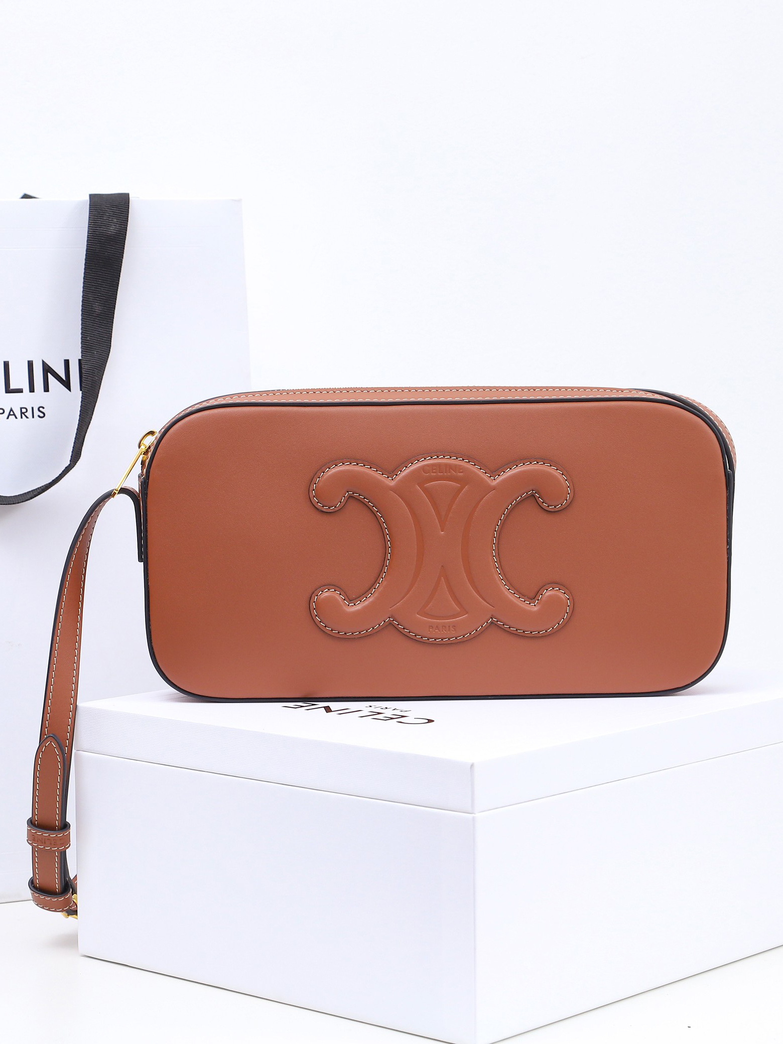 CELINE-트리오페 카메라 숄더백-46