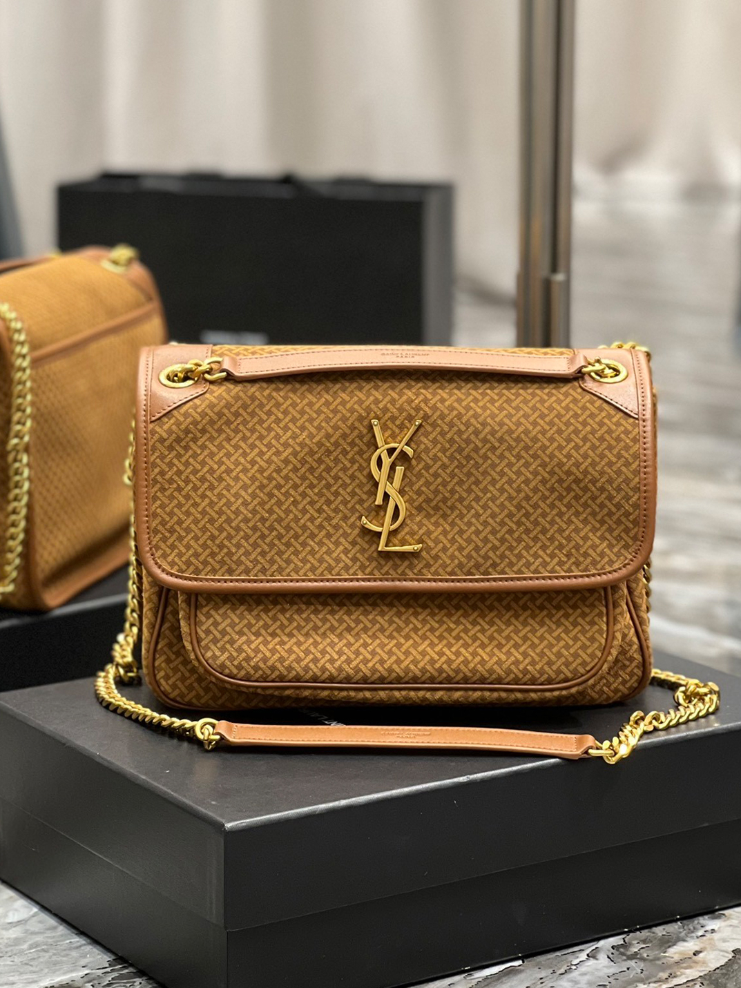 YSL-니키 미디엄 숄더백-4